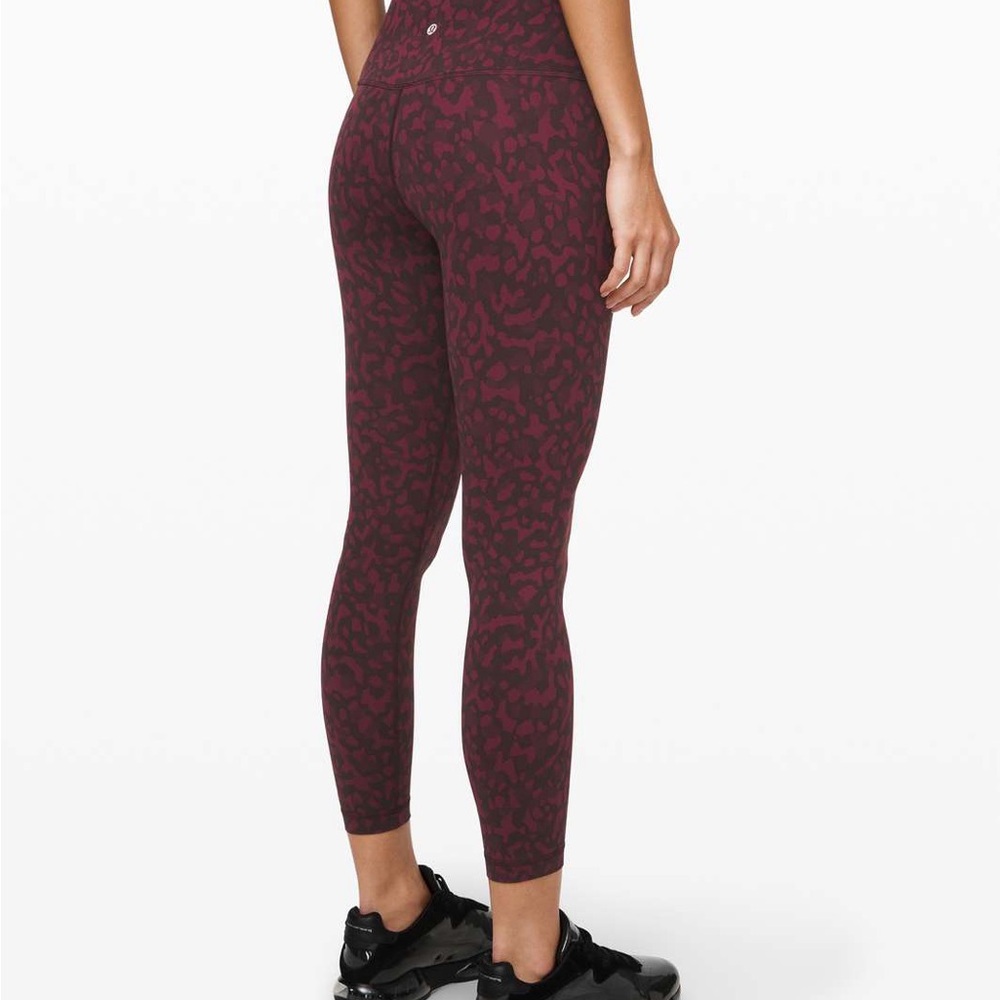 Lululemon Align Pant II 25"
Formation Camo Dark Adobe Multi $98 Retail